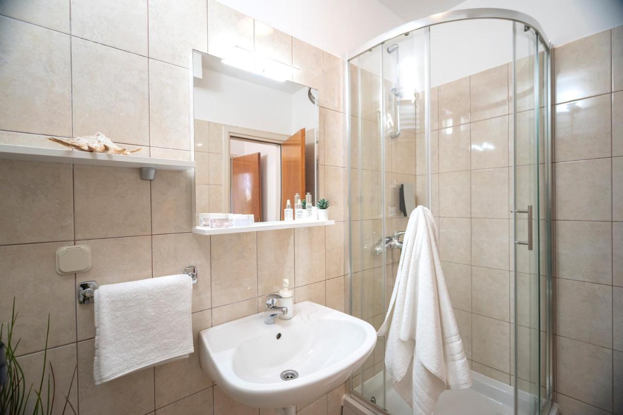 Novak Guesthouse - Zf Hvar 赫瓦尔 外观 照片