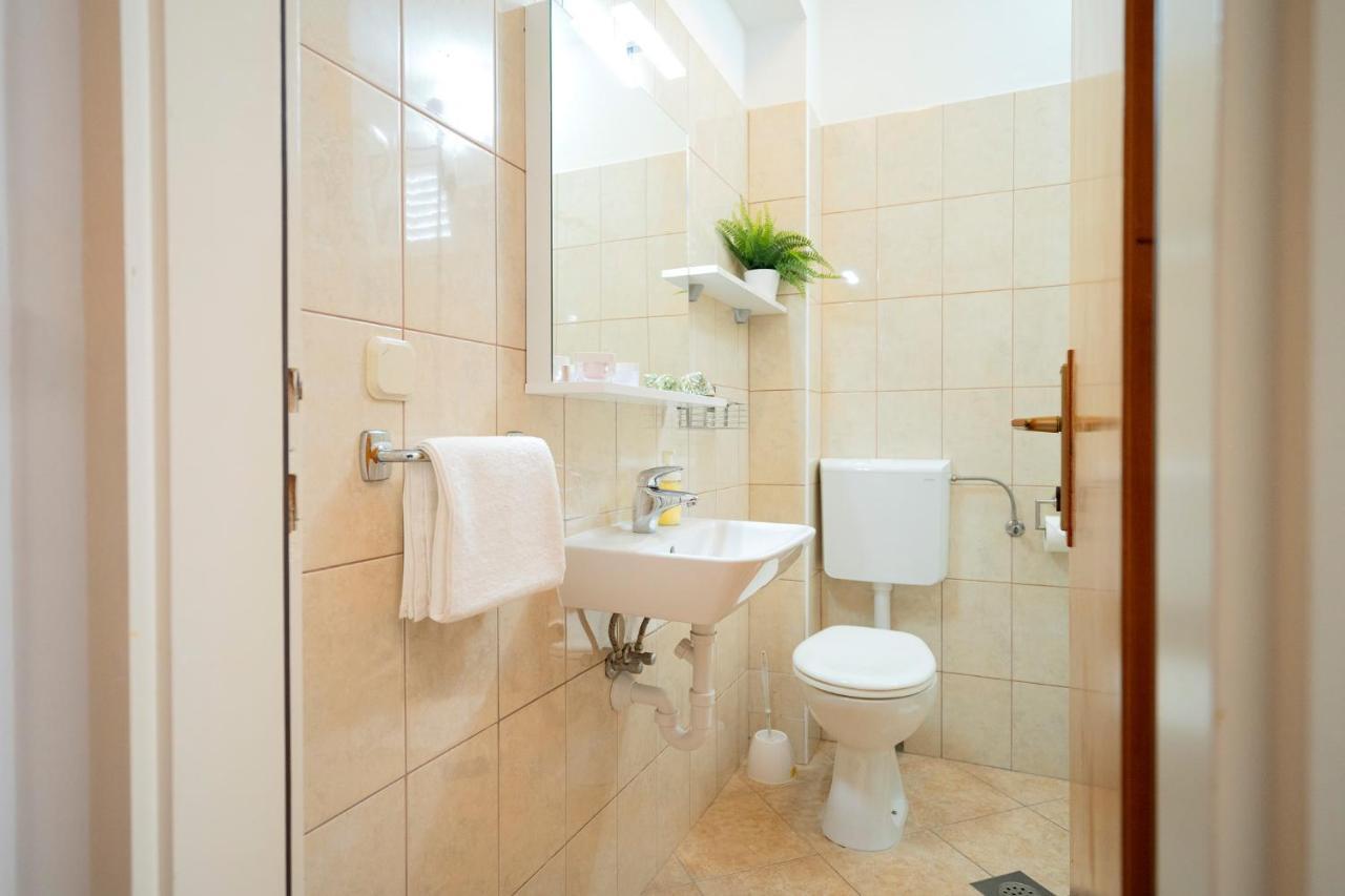 Novak Guesthouse - Zf Hvar 赫瓦尔 外观 照片