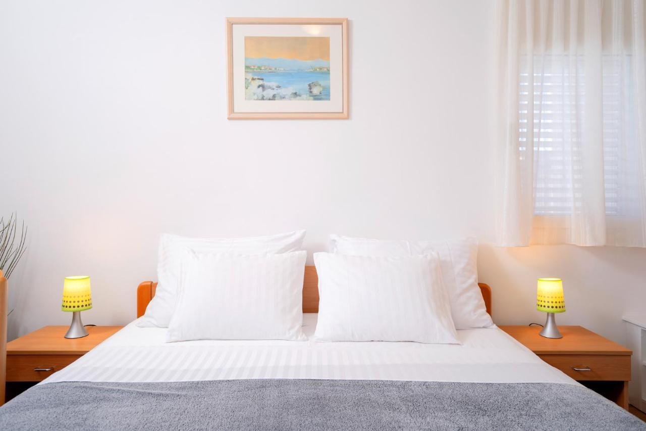 Novak Guesthouse - Zf Hvar 赫瓦尔 外观 照片