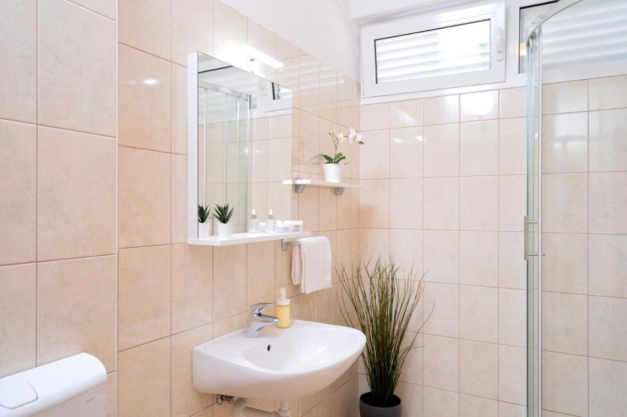 Novak Guesthouse - Zf Hvar 赫瓦尔 外观 照片