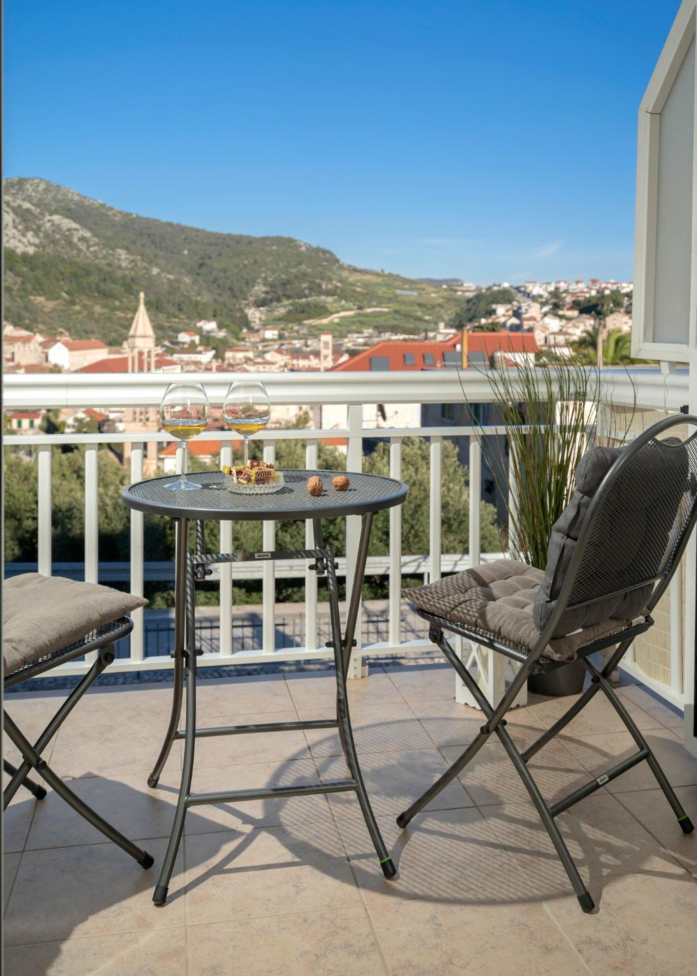 Novak Guesthouse - Zf Hvar 赫瓦尔 外观 照片